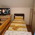 Vikendica Pored Drine Foca *