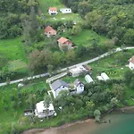 Дом отдыха Vikendica Pored Drine Foca