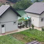 Vikendica Pored Drine Foca Semesterbostad *