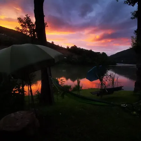 Nyaraló Vikendica Pored Drine Foca Handici