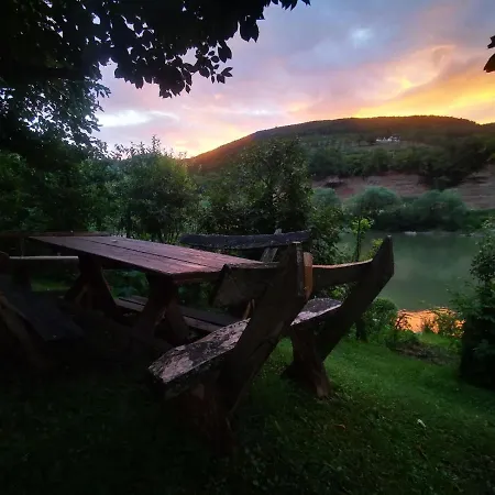 Vikendica Pored Drine Foca Nyaraló *