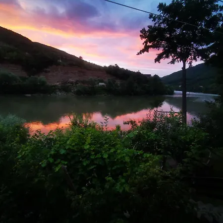 Vikendica Pored Drine Foca Nyaraló