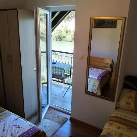 Vikendica Pored Drine Foca Holiday home *