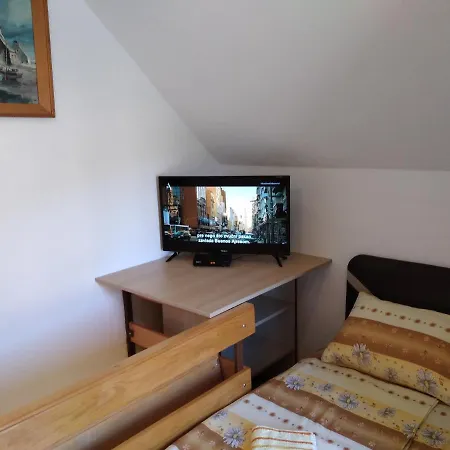 Vikendica Pored Drine Foca *