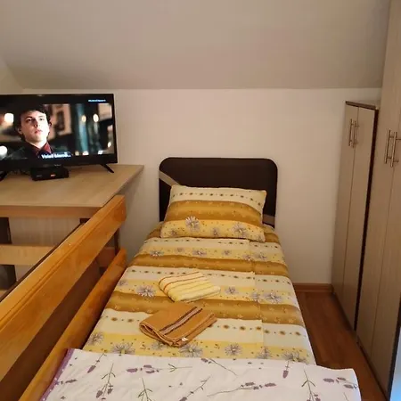 Vikendica Pored Drine Foca *