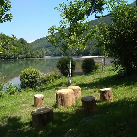 Holiday home Vikendica Pored Drine Foca *