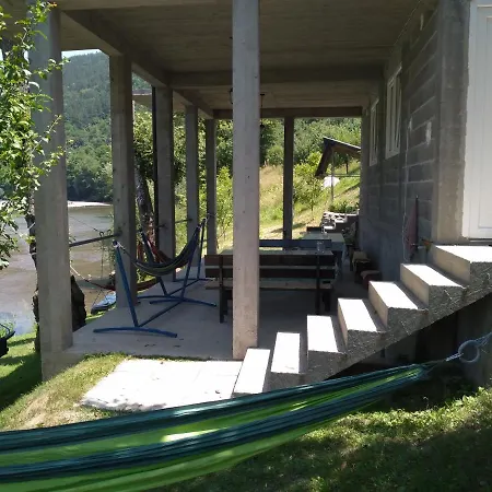 Holiday home Vikendica Pored Drine Foca