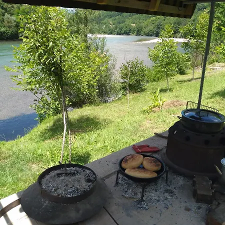Holiday home Vikendica Pored Drine Foca *