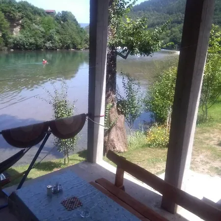 Vikendica Pored Drine Foca Nyaraló