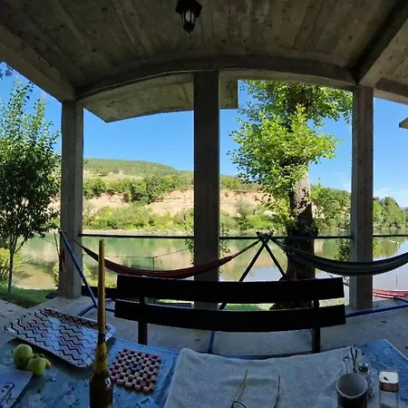 Vikendica Pored Drine Foca Holiday home Handici