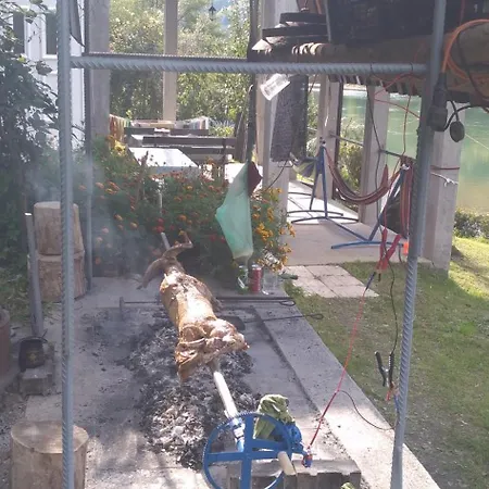 Holiday home Vikendica Pored Drine Foca