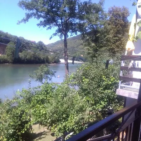 Vikendica Pored Drine Foca Holiday home *