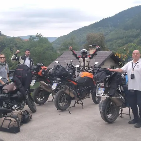 Nyaraló Vikendica Pored Drine Foca *