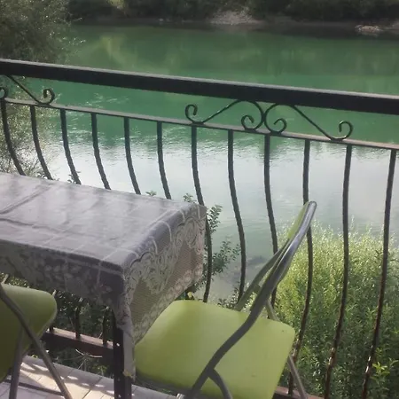 Vikendica Pored Drine Foca *