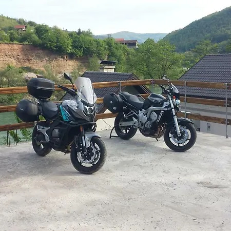 Vikendica Pored Drine Foca Nyaraló *