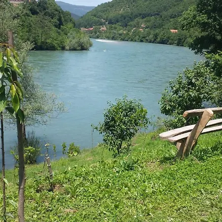 Nyaraló Vikendica Pored Drine Foca Handici