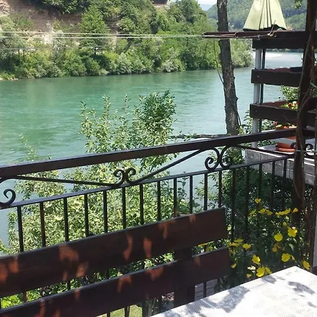 Vikendica Pored Drine Foca بيت للعطل Handici