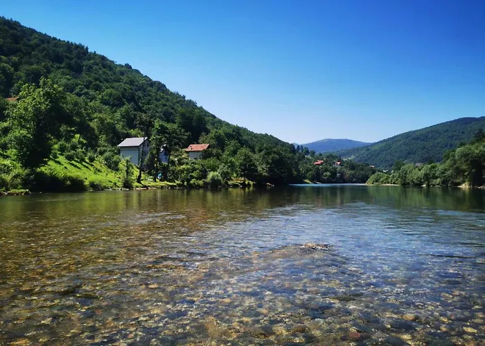 Vikendica Pored Drine Foca 度假居