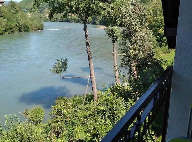 Vikendica Vikendica Pored Drine Foca *