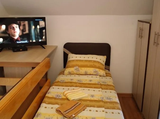 Vikendica Pored Drine Foca *