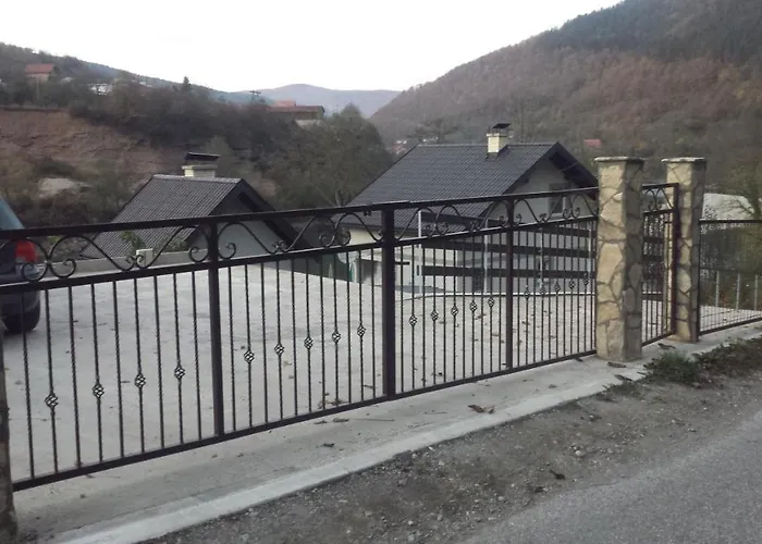 Vikendica Pored Drine Foca *